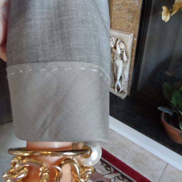 Moschino ChipandChic Ligth Gray Skirt Suit w/Trapunto Stiching Detasil Size US 6 - Picture 12 of 16